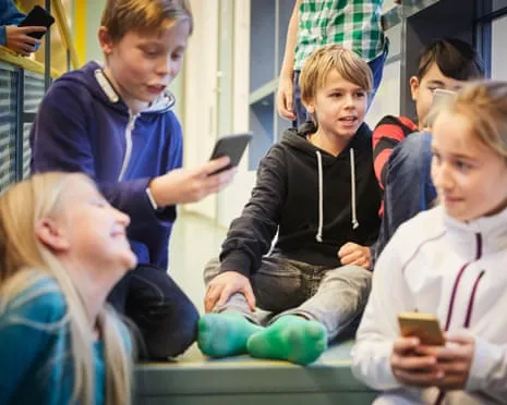 The Scandinavian nation to Enforce Countrywide Mobile Phone Ban in Classrooms